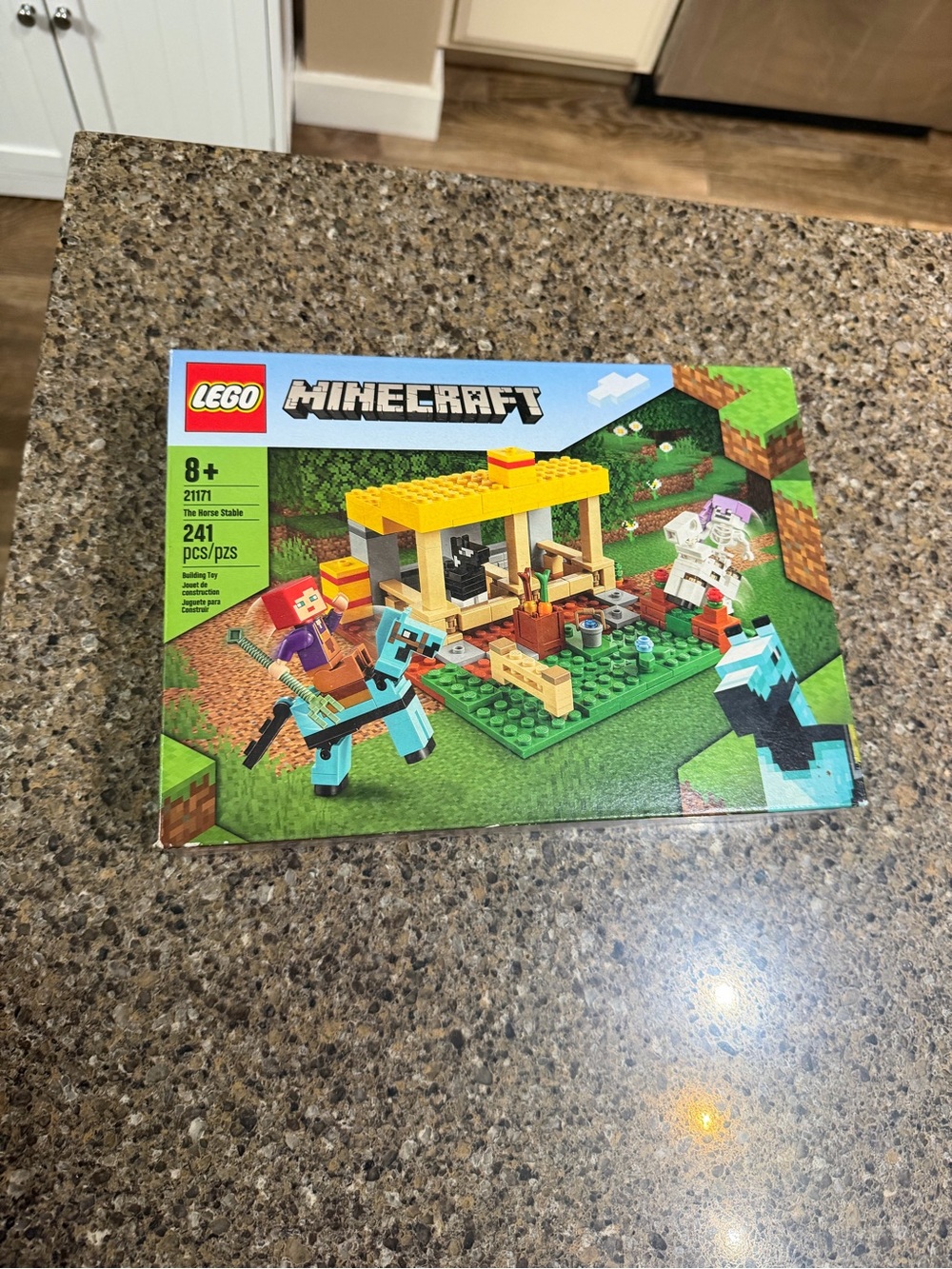 Lego Minecraft Horse Stable Playset - Yellow, Green, Blue - Picture 1 of 3